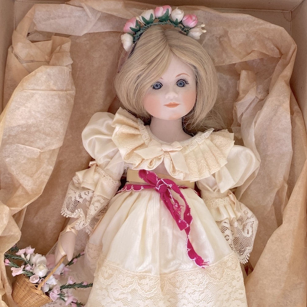 Lady Diana’s Flower Girl 1981 Royal Wedding Ltd Edition #260 Lady Anne Doll - Picture 2 of 5